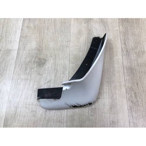 Бризговик передн. прав. NISSAN LEAF 10-17