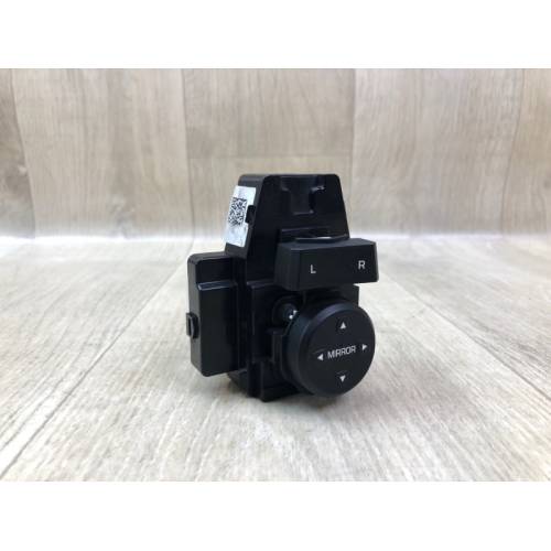 Блок управления зеркалами HYUNDAI ELANTRA AD 16-