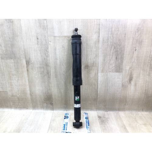 Амортизатор задн. LEXUS CT200 11-17