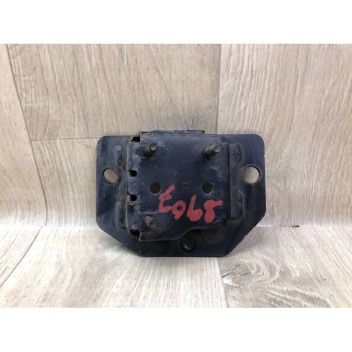 Кронштейн усилителя заднего бампера прав. NISSAN MURANO Z51 07-14