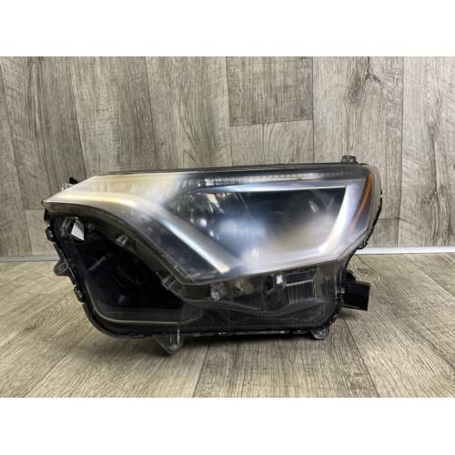 Фара лев. TOYOTA RAV4 13-19