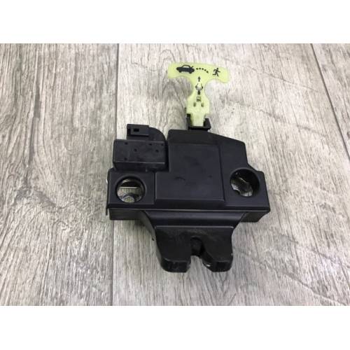 Замок крышки багажника TOYOTA CAMRY 40 06-11