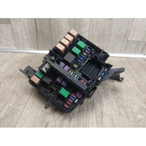 Блок запобіжників моторний відсік HYUNDAI SONATA YF 10-14