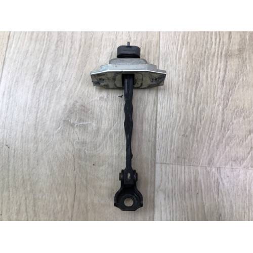 Ограничитель двери передн. TOYOTA CAMRY 50 12-15