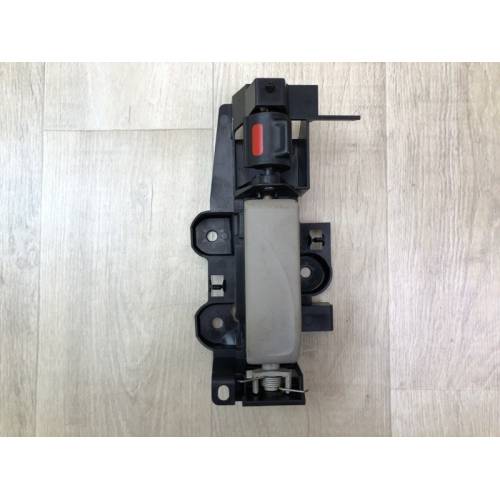 Ручка двери внутренняя задн. лев. CHRYSLER PACIFICA 16-20