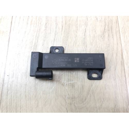 Антенна задн. прав. CHRYSLER PACIFICA 16-20