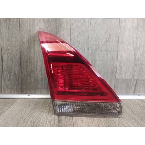 Ліхтар внутрішній лів. TOYOTA VENZA 09-16