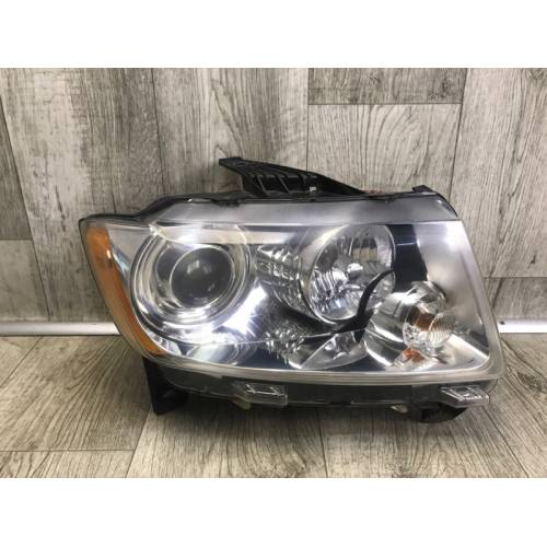 Фара прав. JEEP GRAND CHEROKEE 11-22