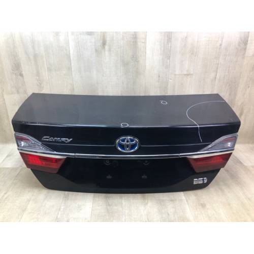 Кришка багажника TOYOTA CAMRY 55 14-17