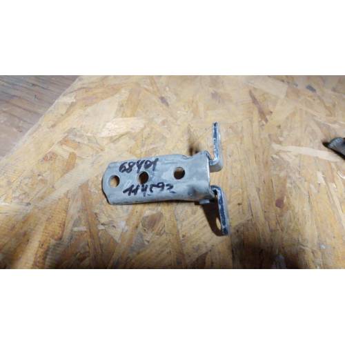 Петля двери MITSUBISHI L200 06-14