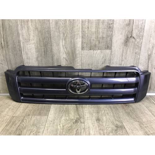 Решітка радіатора TOYOTA HIGHLANDER 01-07
