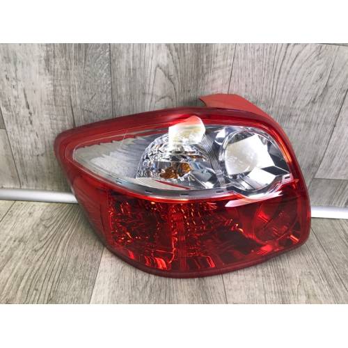 Фонарь наружный лев. TOYOTA AURIS 06-12
