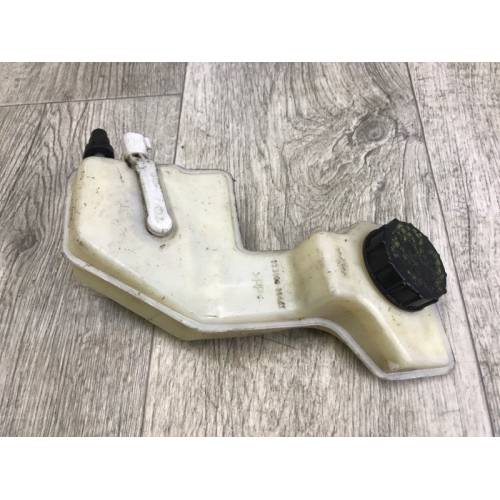 Бачок главного тормозного цилиндра MAZDA 3 BK 03-08